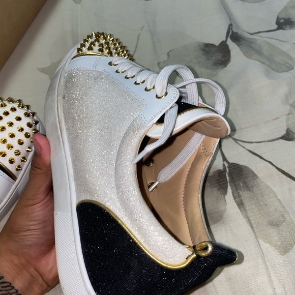 Christian Louboutin - Picture 11 of 13